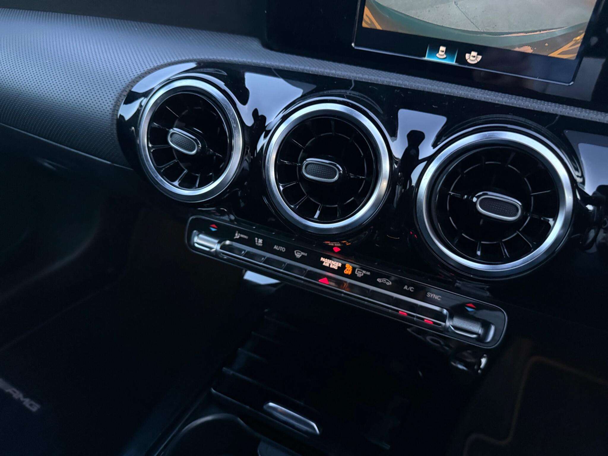 Mercedes-Benz A Class 2.0 A250 AMG Line 7G-DCT Euro 6 (s/s) 5dr — photo 92 of 120